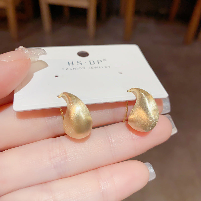 金屬水滴拉絲簡約耳環－第二視角實拍｜https://igowo.tw/