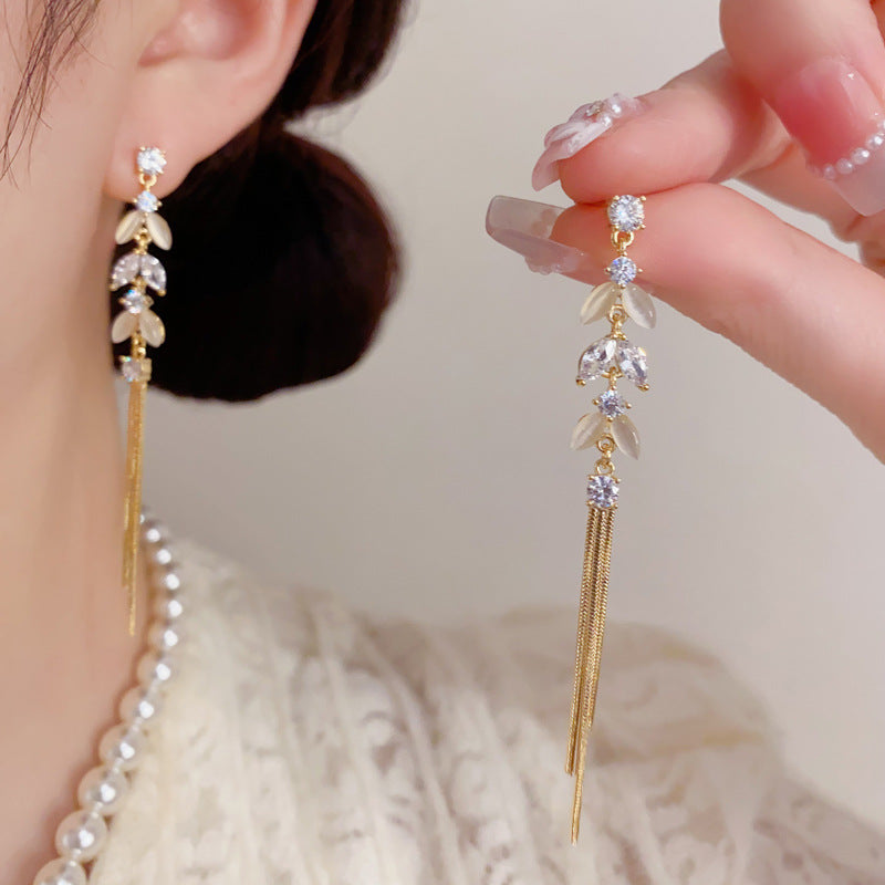 鋯石麥穗流蘇長版耳墜－商品主圖｜https://igowo.tw/