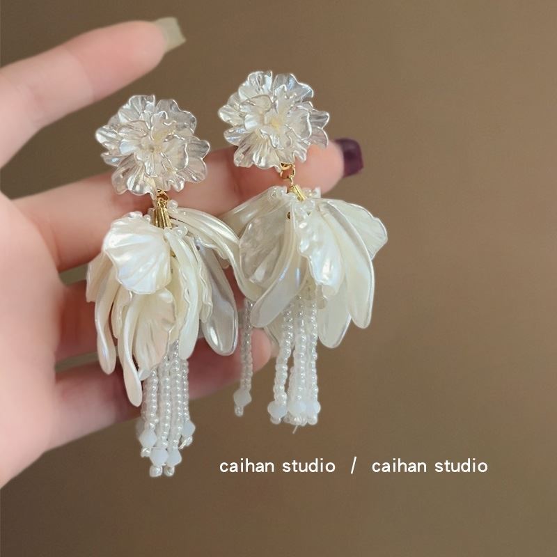 鋯石花朵流蘇垂墜耳釘－細節特寫27｜https://igowo.tw/