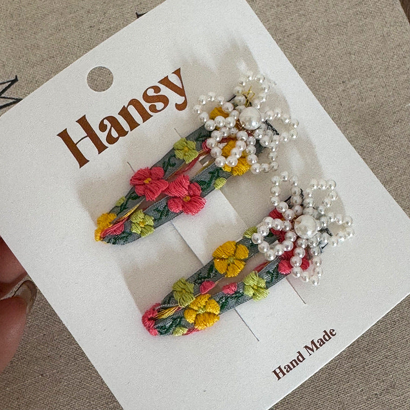 珍珠碎花刺繡髮夾套組－細節特寫2｜https://igowo.tw/
