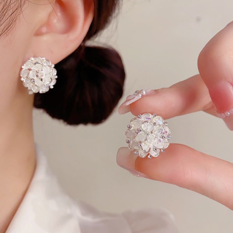 水晶花朵復古簡約耳釘－商品主圖｜https://igowo.tw/