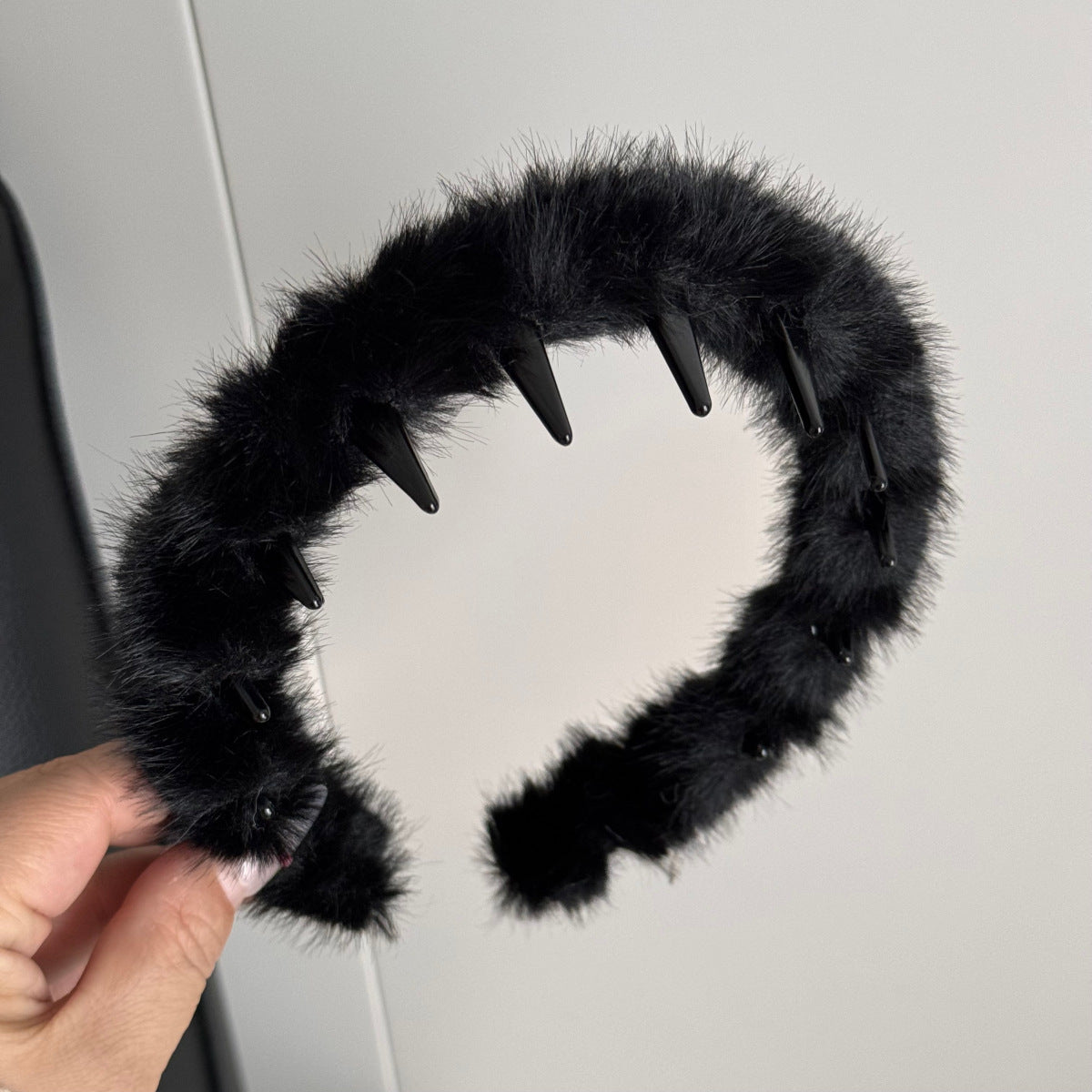 絨面波浪纏繞髮箍－細節特寫8｜https://igowo.tw/