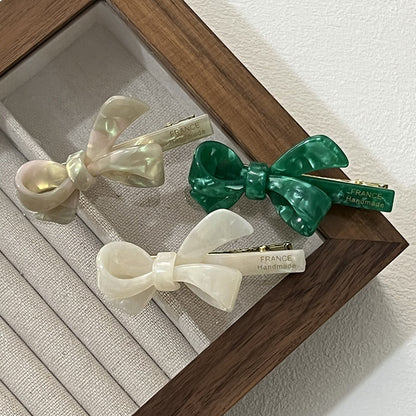 醋酸板材蝴蝶結髮夾－貝殼灰款細節｜https://igowo.tw/