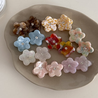 醋酸板材碎花鯊魚夾－細節特寫1｜https://igowo.tw/