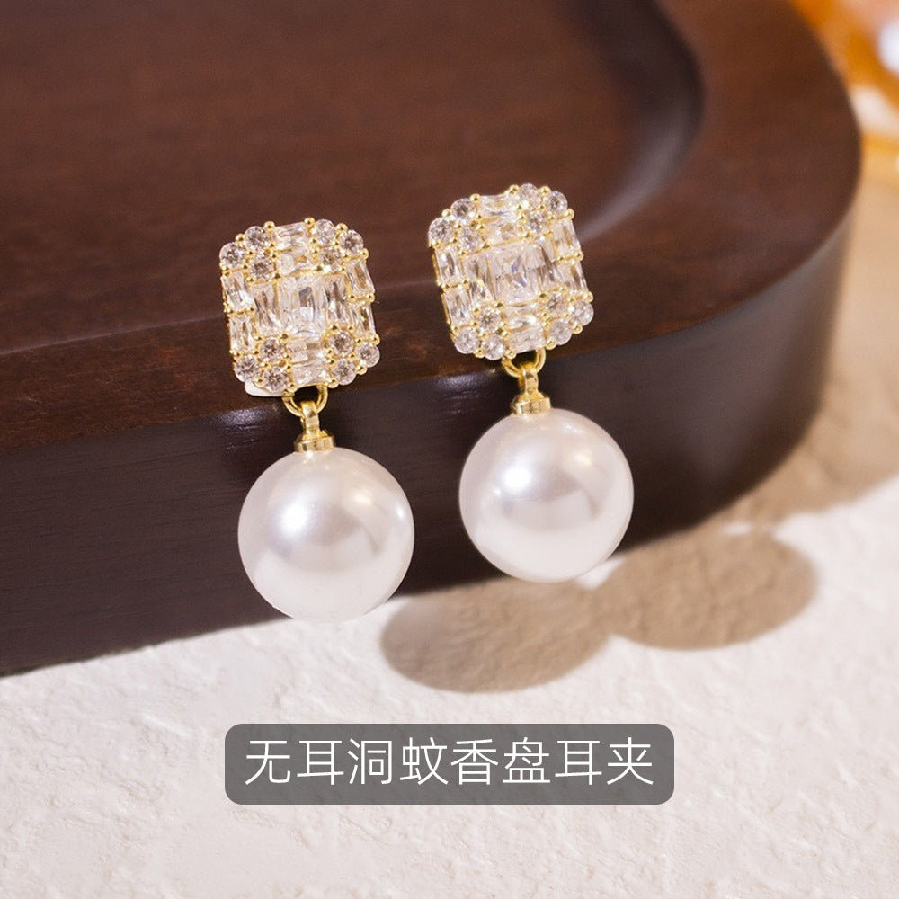 琺瑯愛心免耳洞耳夾－細節特寫8｜https://igowo.tw/