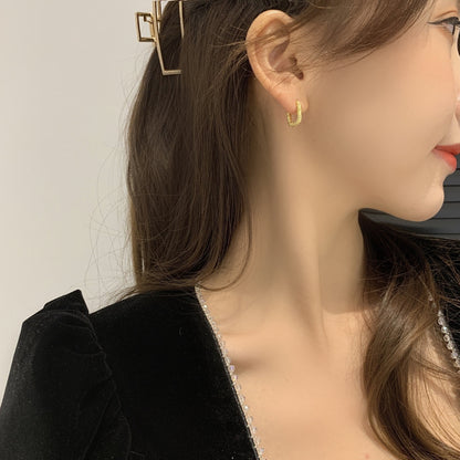 S925愛心不對稱耳釘－金色耳環一對款細節｜https://igowo.tw/