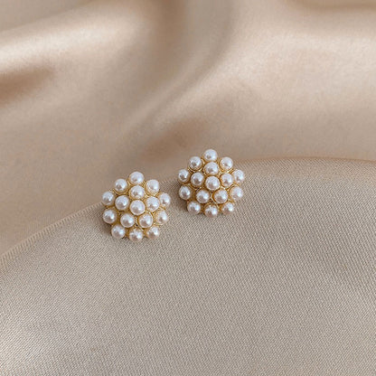 金色珍珠花朵電鍍耳釘－細節特寫81｜https://igowo.tw/