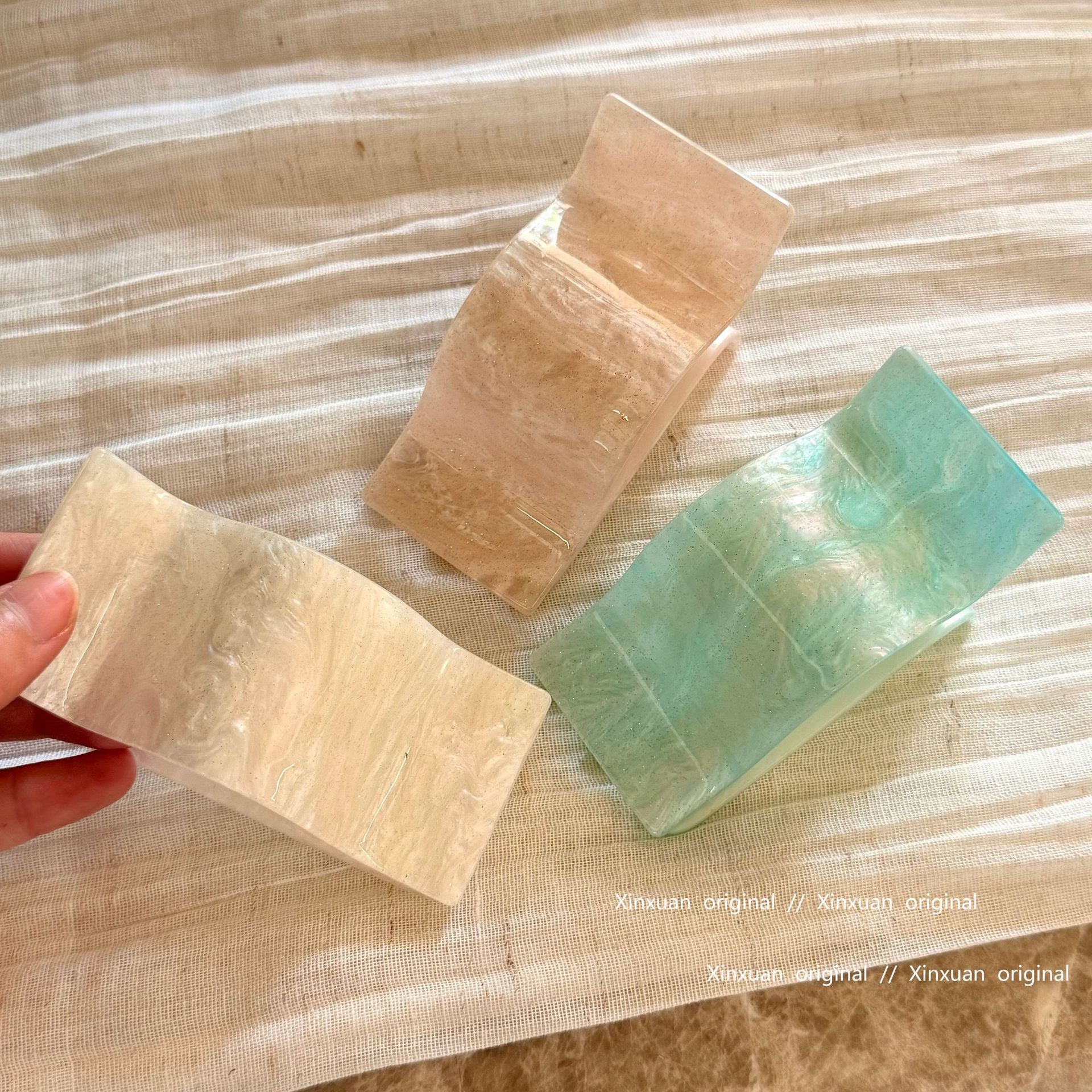 醋酸板材簡約髮夾－人魚綠款細節｜https://igowo.tw/