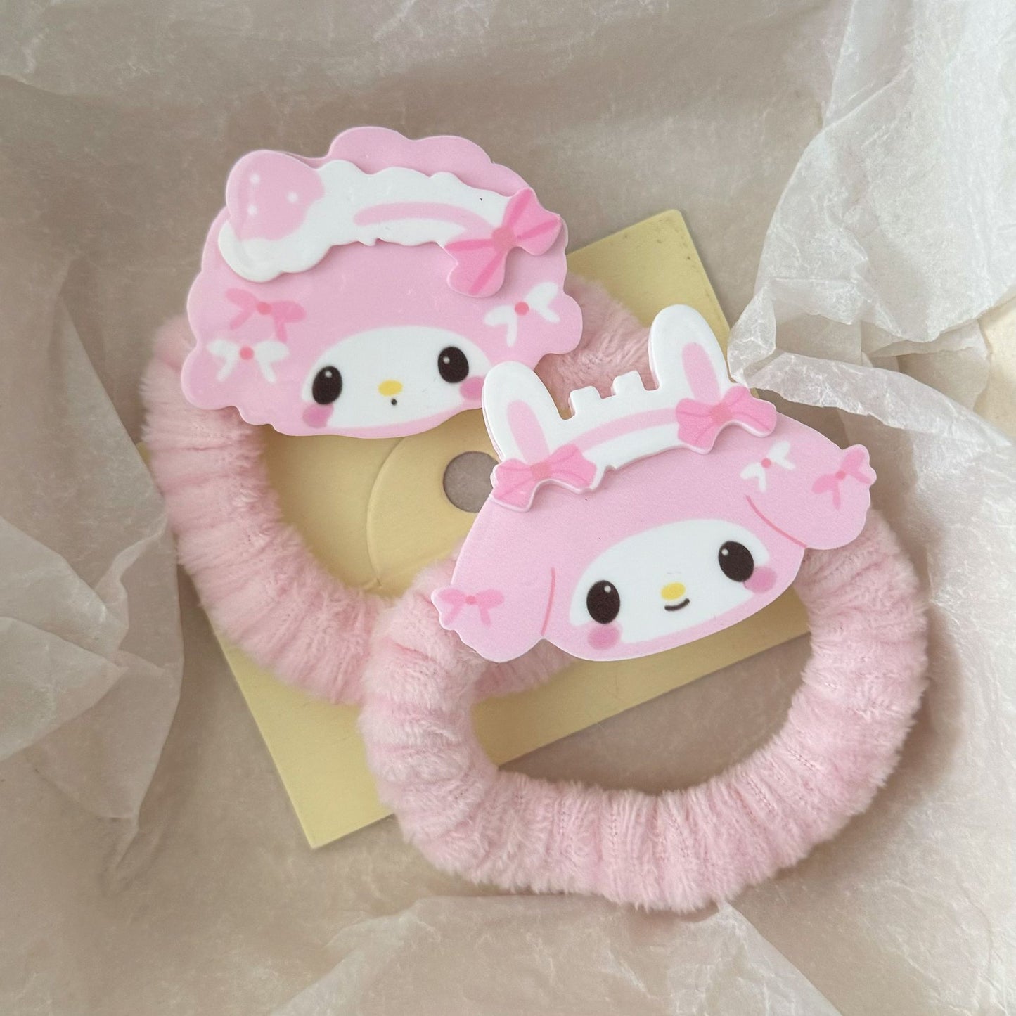 粉色絨面兔子髮圈－商品主圖｜https://igowo.tw/