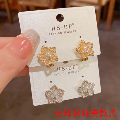 金屬花朵鏤空復古耳夾－商品主圖｜https://igowo.tw/