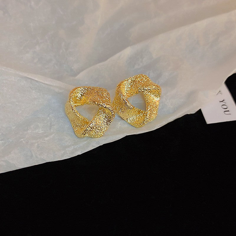 銀針扭紋簡約耳環－細節特寫78｜https://igowo.tw/