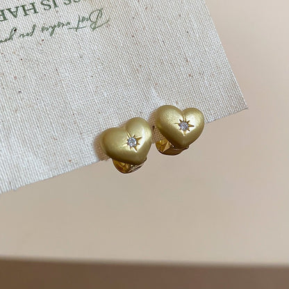 金色金屬簡約耳環－細節特寫14｜https://igowo.tw/