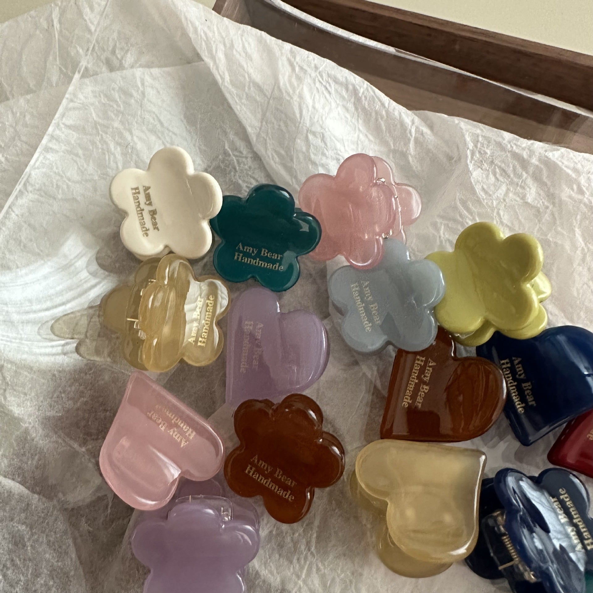 愛心花朵小巧鯊魚夾－小花-湖藍款細節｜https://igowo.tw/