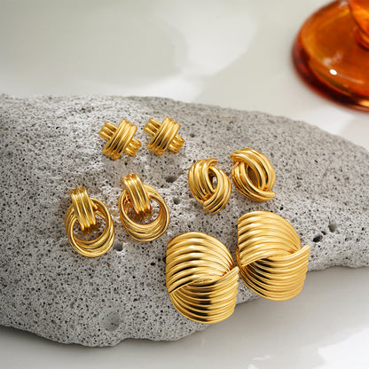 金色幾何耳環－商品主圖｜https://igowo.tw/