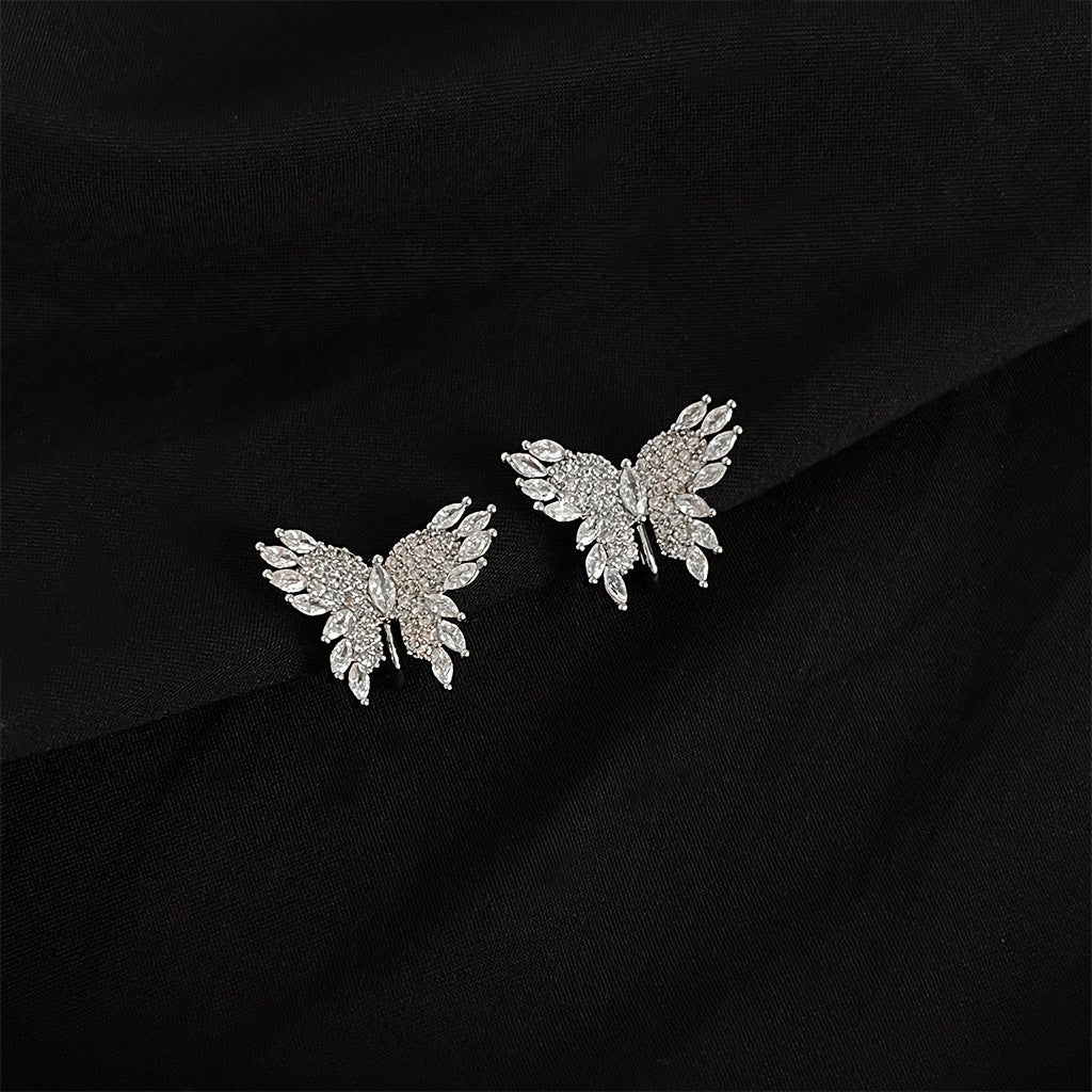 金色簡約耳夾－細節特寫18｜https://igowo.tw/