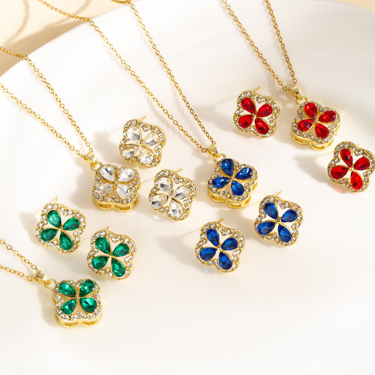 鋯石幸運草項鍊耳環組－商品主圖｜https://igowo.tw/