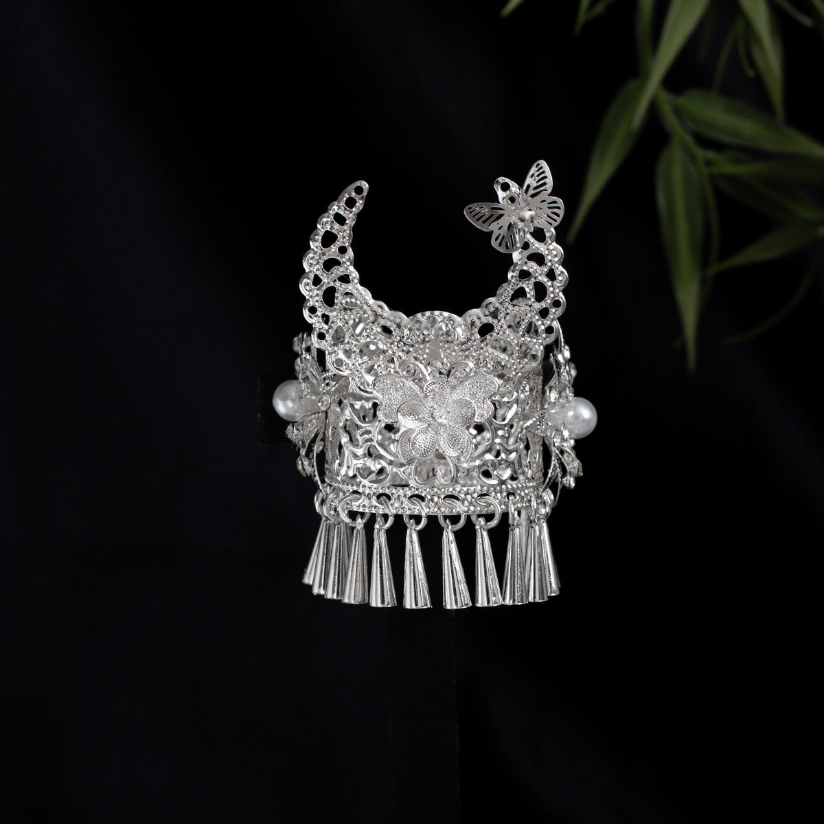 珍珠花朵流蘇鏤空飾品－細節特寫4｜https://igowo.tw/