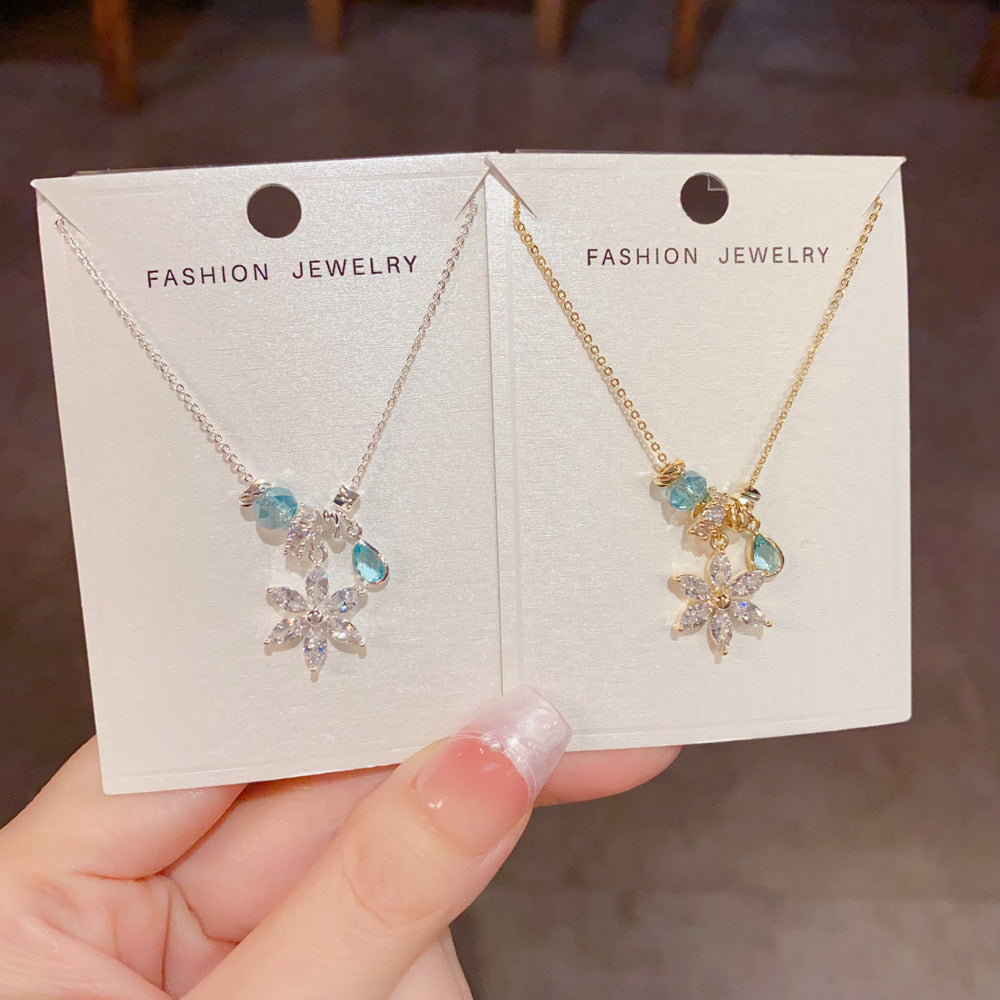 鋯石花朵水滴墜飾項鍊－商品主圖｜https://igowo.tw/