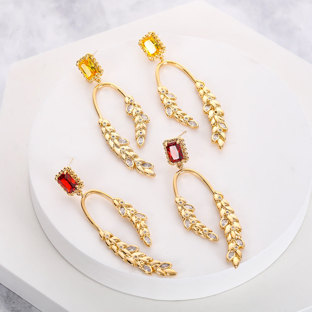 紅色鋯石麥穗誇張耳釘－商品主圖｜https://igowo.tw/