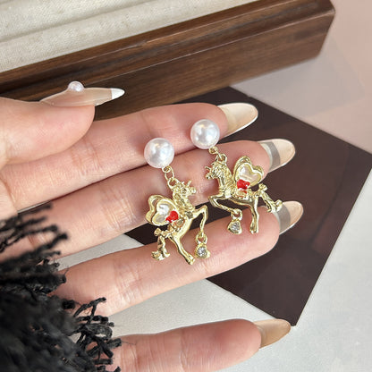 紅色簡約耳釘－細節特寫8｜https://igowo.tw/