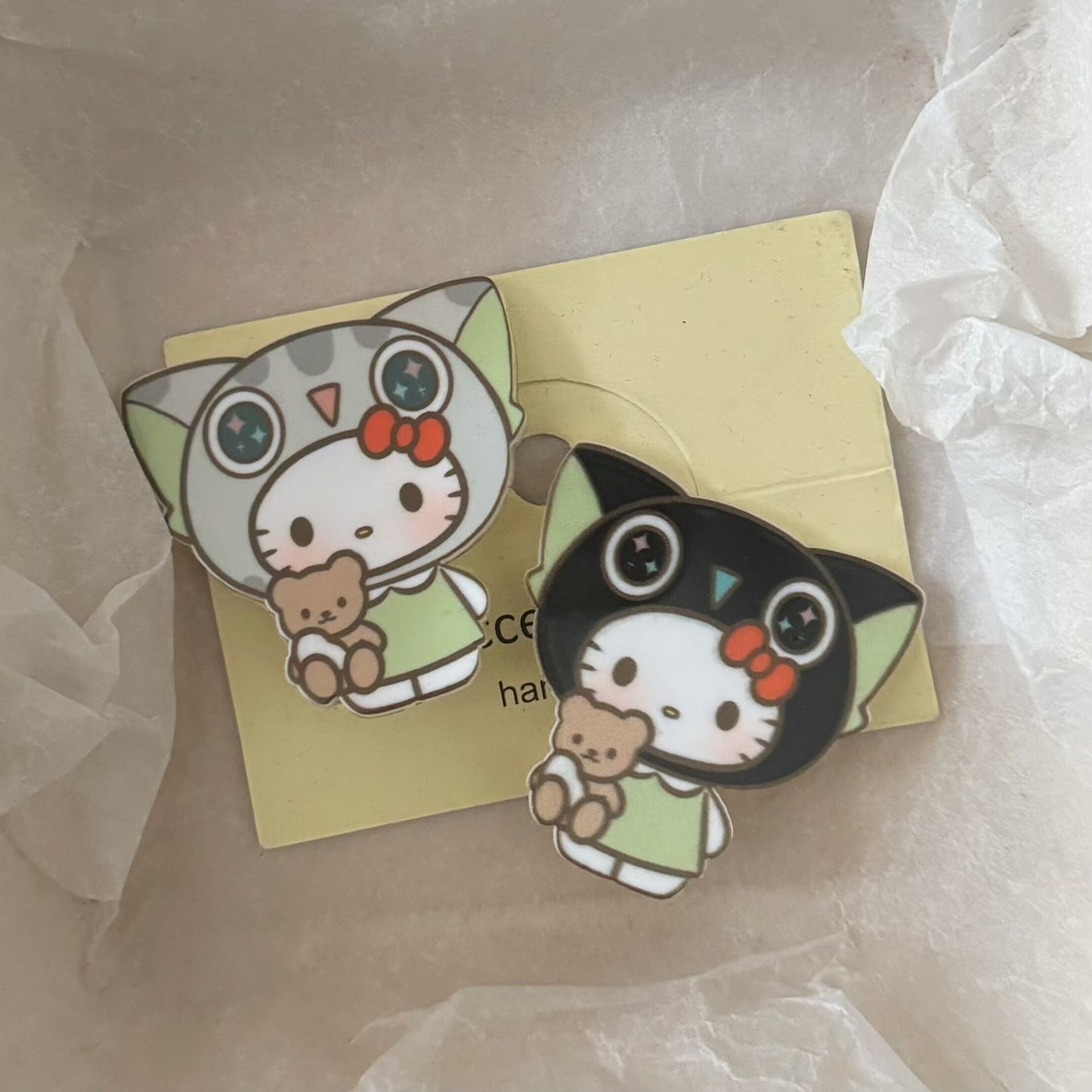 黑色壓克力貓咪髮夾－商品主圖｜https://igowo.tw/
