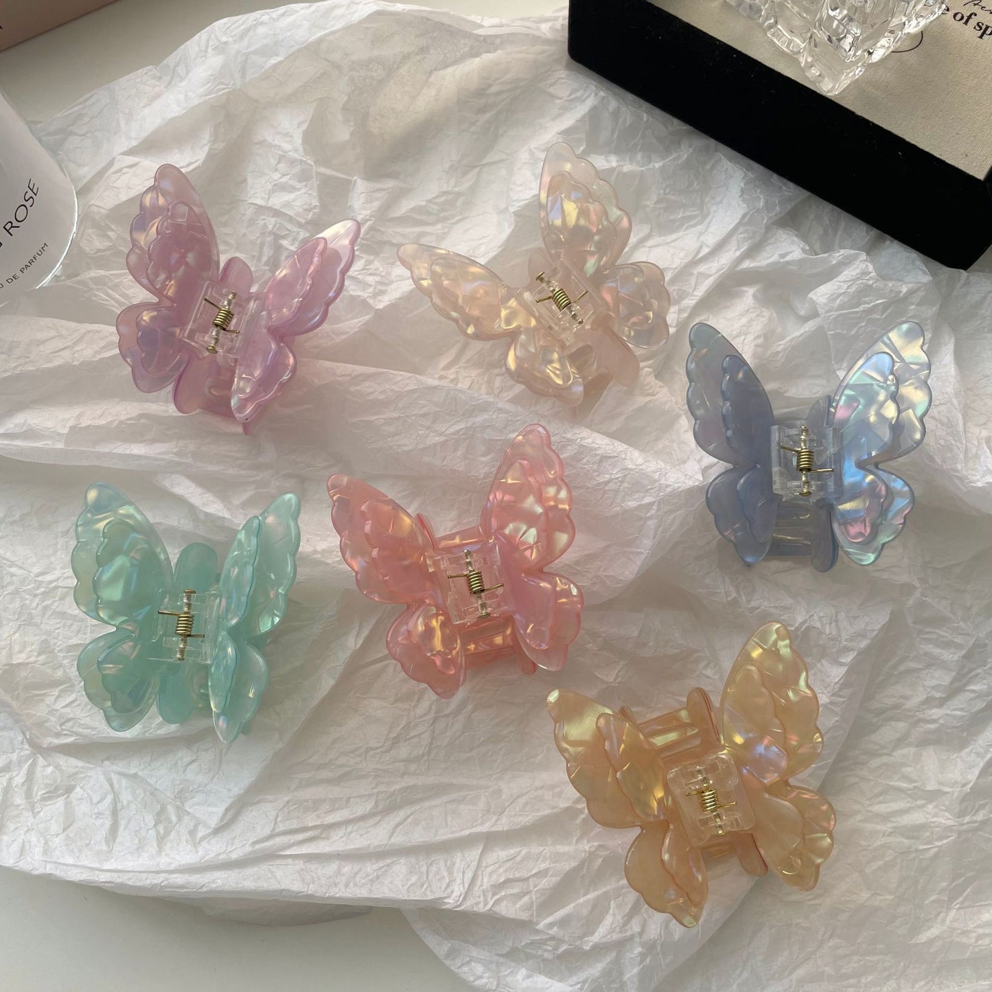 醋酸板材蝴蝶鯊魚夾－商品主圖｜https://igowo.tw/