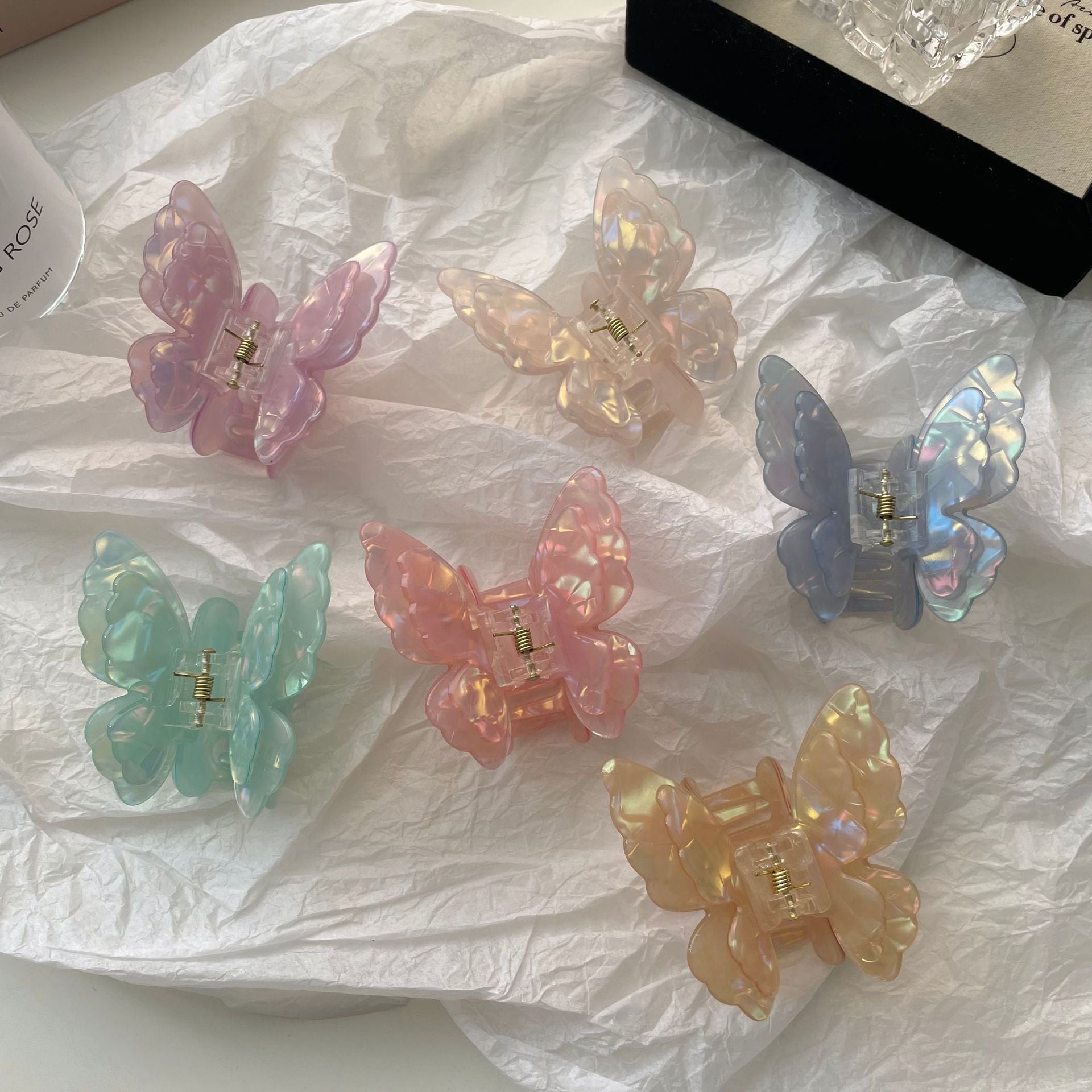 醋酸板材蝴蝶鯊魚夾－商品主圖｜https://igowo.tw/