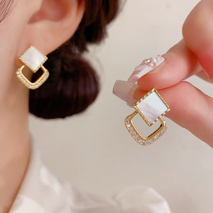 S925鋯石貝殼菱形簡約耳環－商品主圖｜https://igowo.tw/