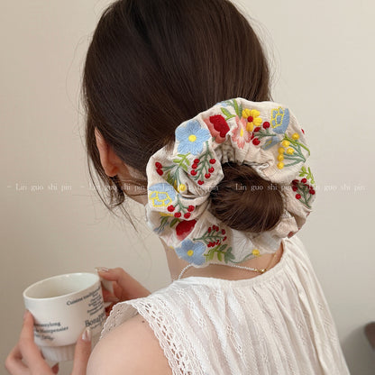 大腸圈花朵刺繡髮圈－商品主圖｜https://igowo.tw/
