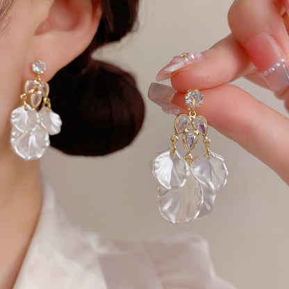 壓克力花朵流蘇耳墜－商品主圖｜https://igowo.tw/