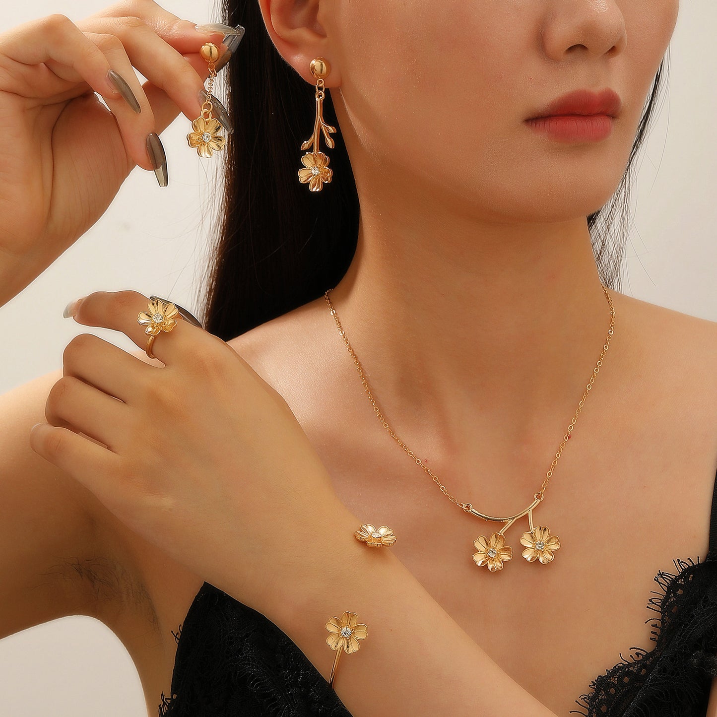 花朵立體項鍊耳環組－第二視角實拍｜https://igowo.tw/