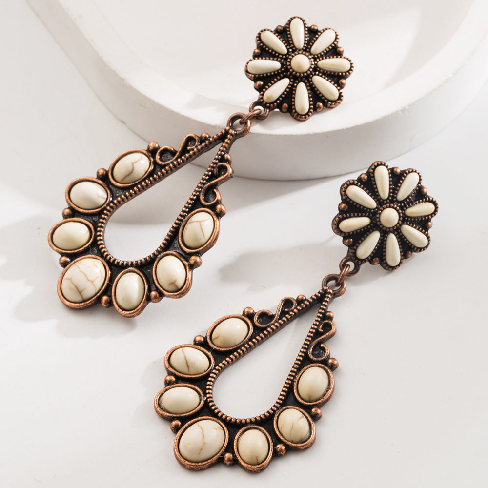 綠松石十字復古耳環－白十字架款細節1｜https://igowo.tw/
