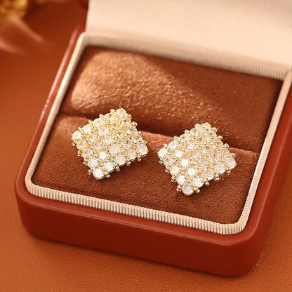 鋯石方形耳釘－第二視角實拍｜https://igowo.tw/
