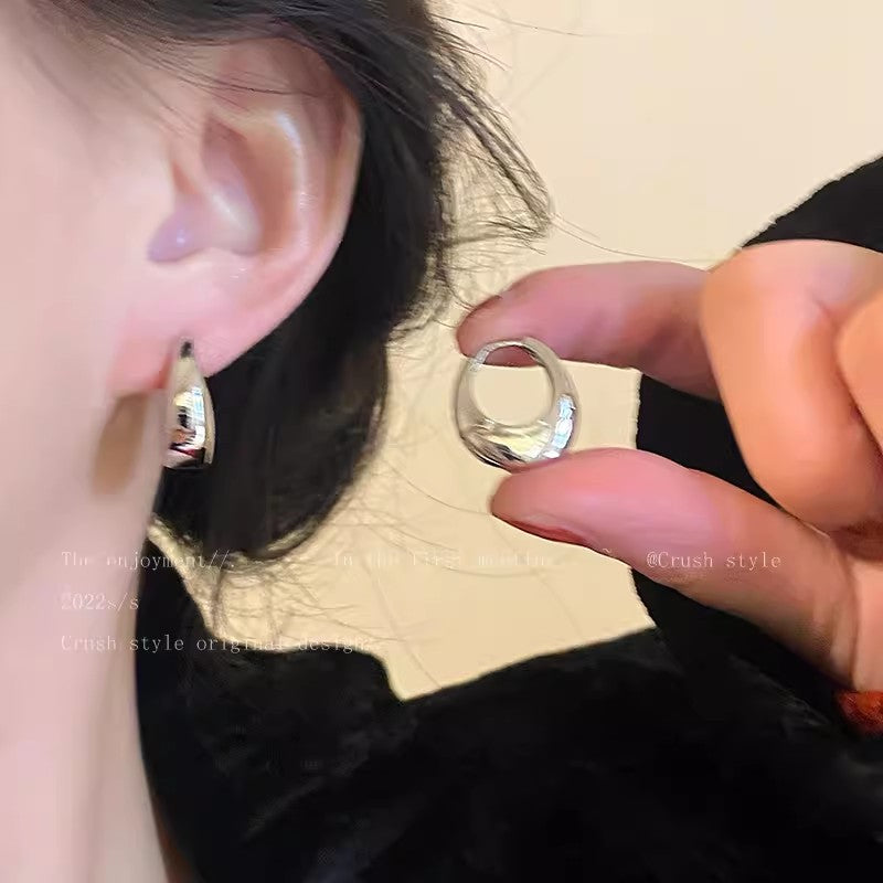 S925珍珠蝴蝶圓圈耳環－細節特寫33｜https://igowo.tw/