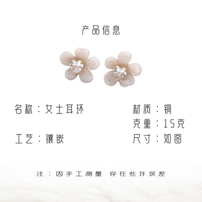 花朵鑲鑽簡約耳環－細節特寫2｜https://igowo.tw/