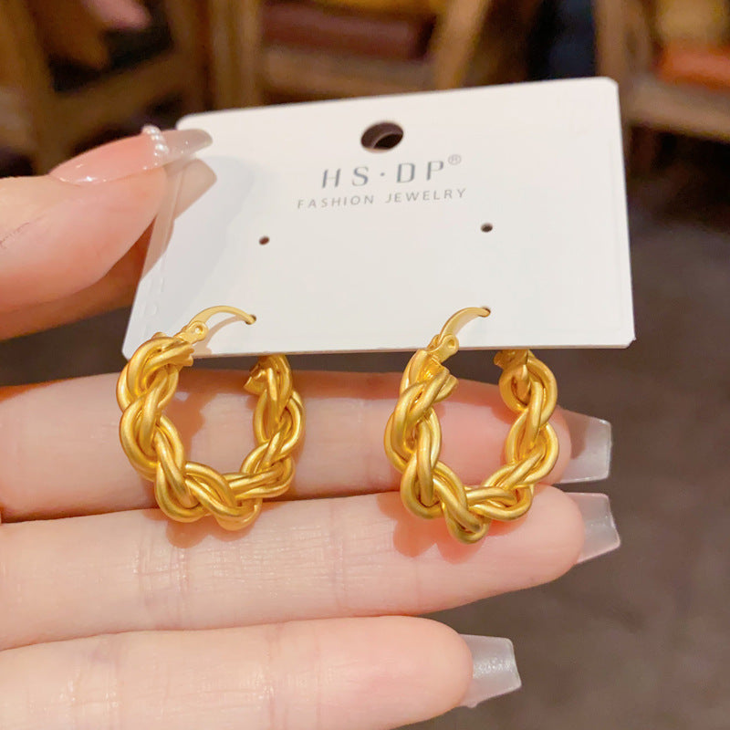 金屬扭紋簡約耳扣－第二視角實拍｜https://igowo.tw/