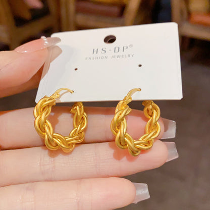金屬扭紋簡約耳扣－第二視角實拍｜https://igowo.tw/