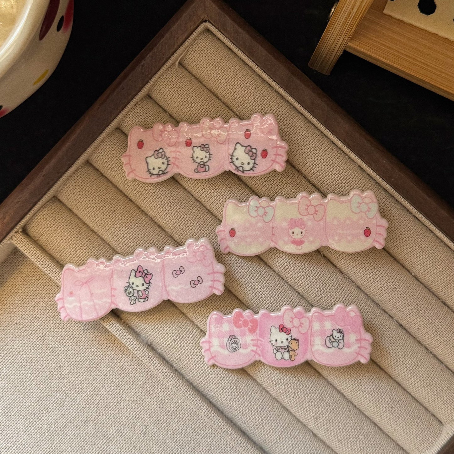 粉色貓咪卡通髮夾－草莓貓咪髮夾款細節1｜https://igowo.tw/