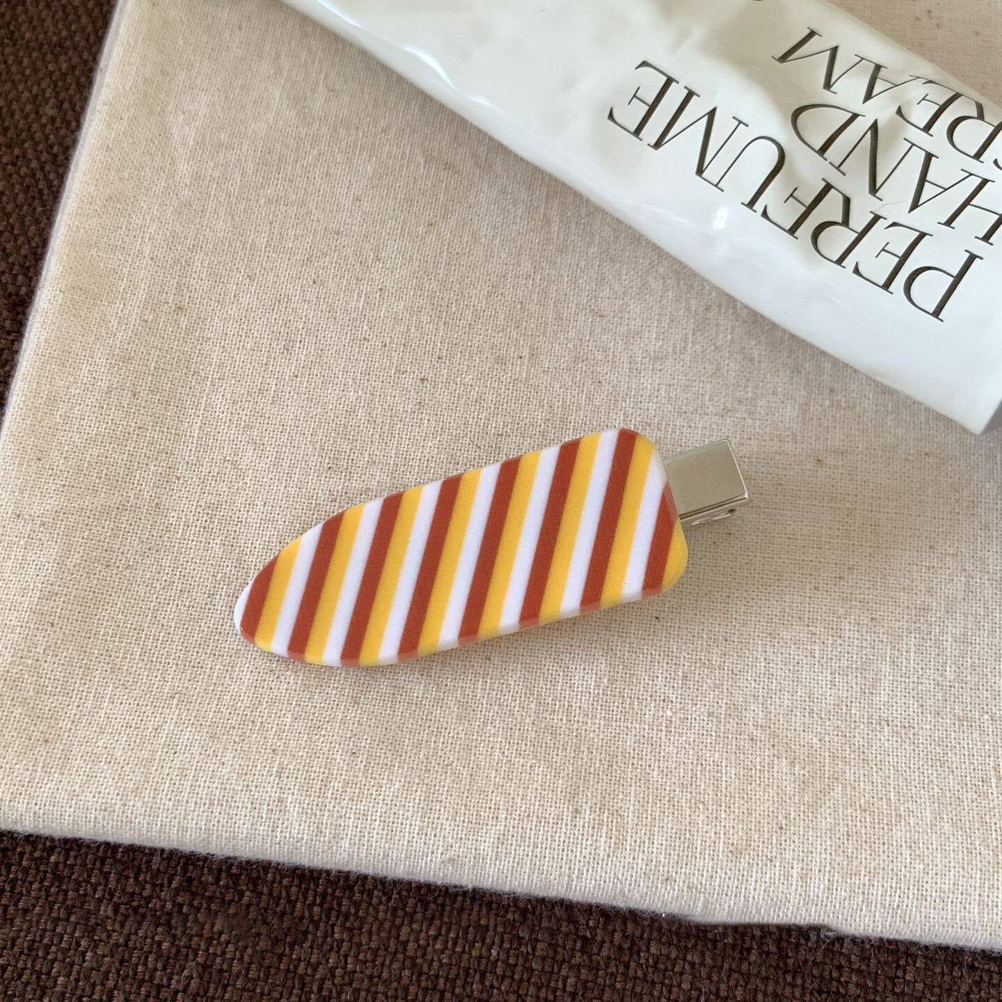 草莓格紋髮夾