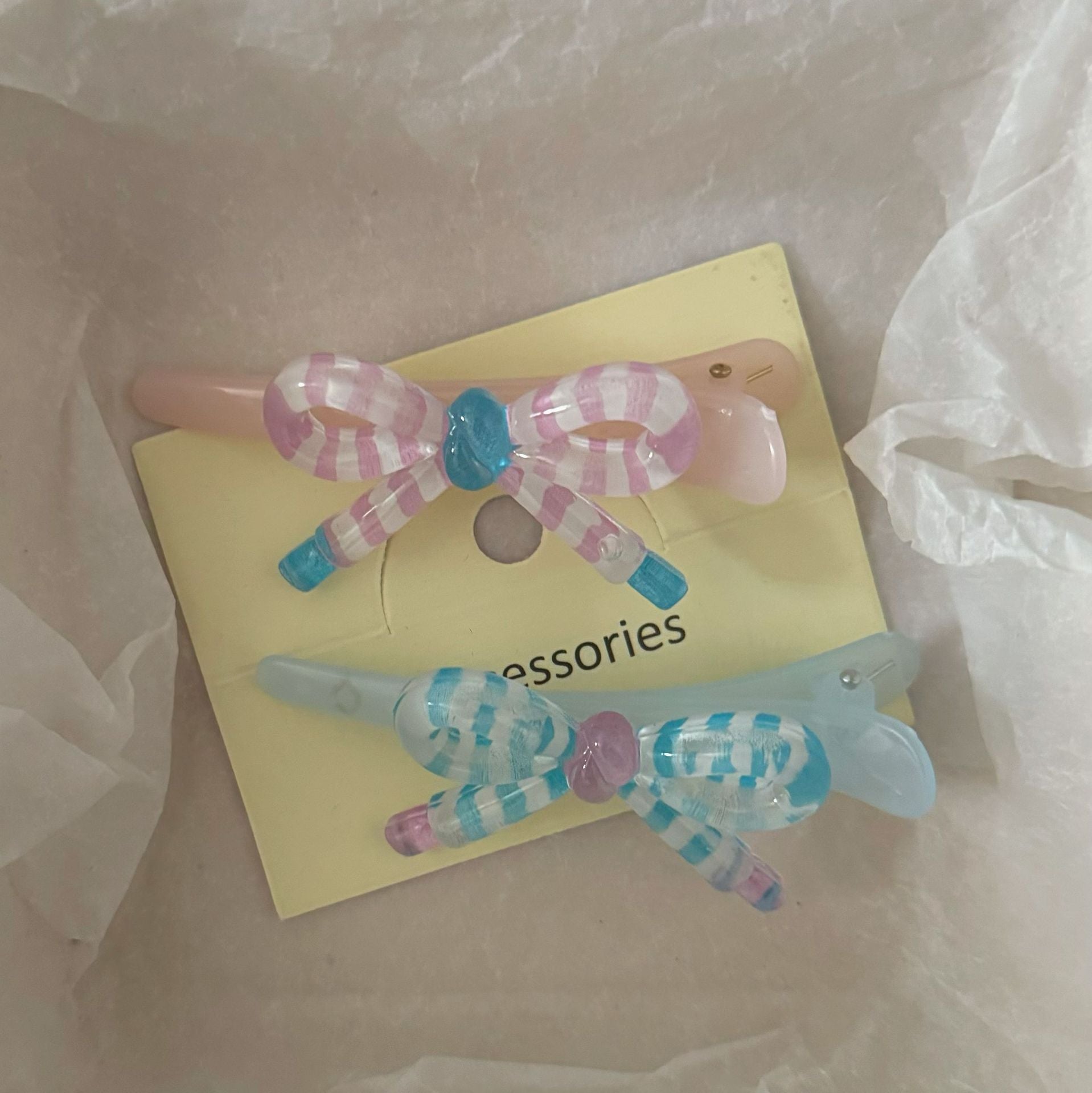 粉色領結髮夾－商品主圖｜https://igowo.tw/