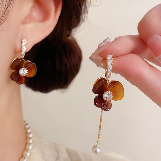樹脂花朵流蘇耳墜－商品主圖｜https://igowo.tw/