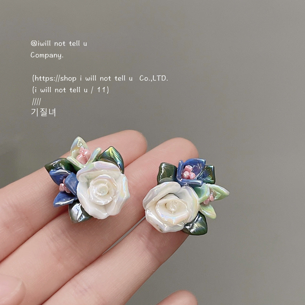 藍色陶瓷銀針花朵耳釘－商品主圖｜https://igowo.tw/