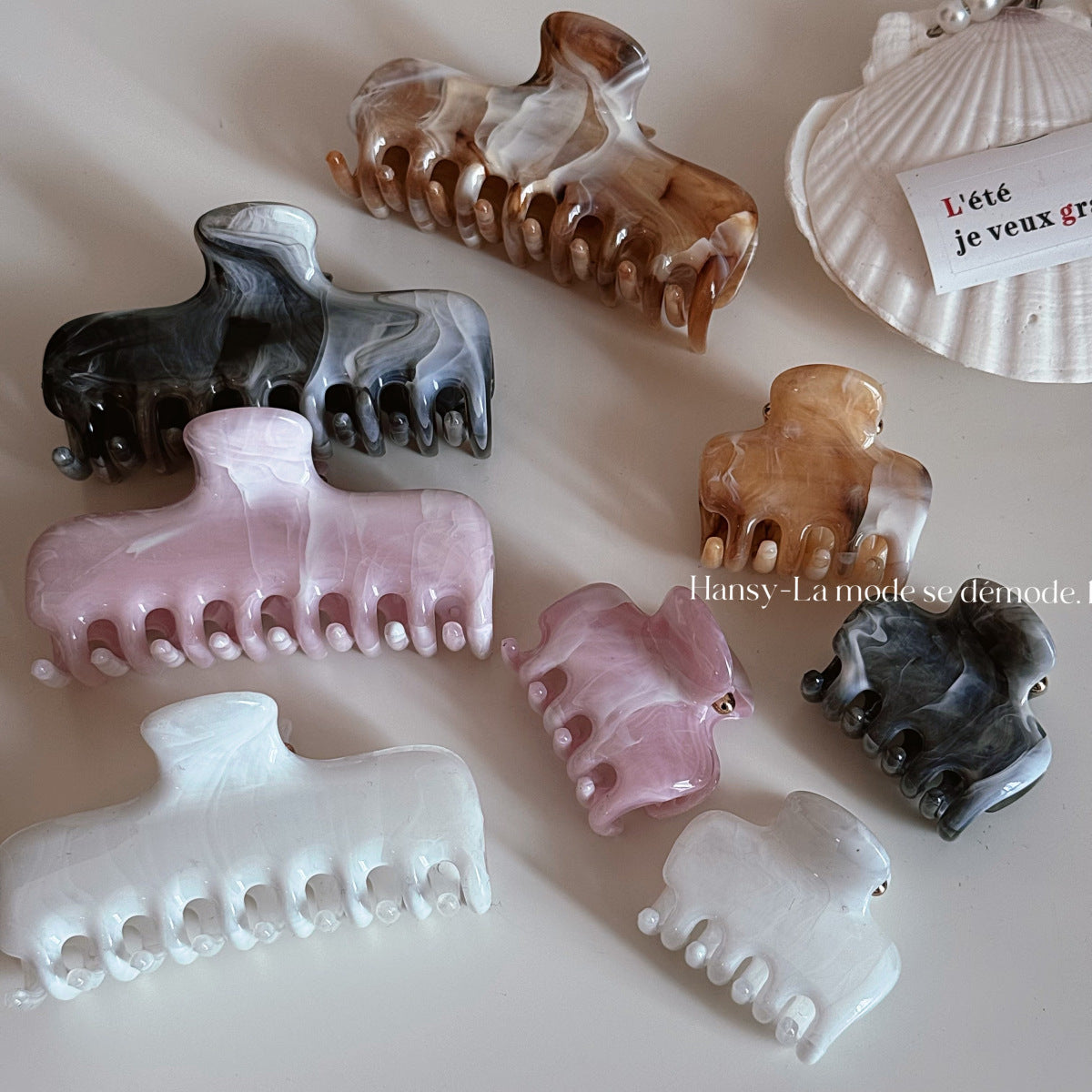 簡約經典鯊魚夾－商品主圖｜https://igowo.tw/