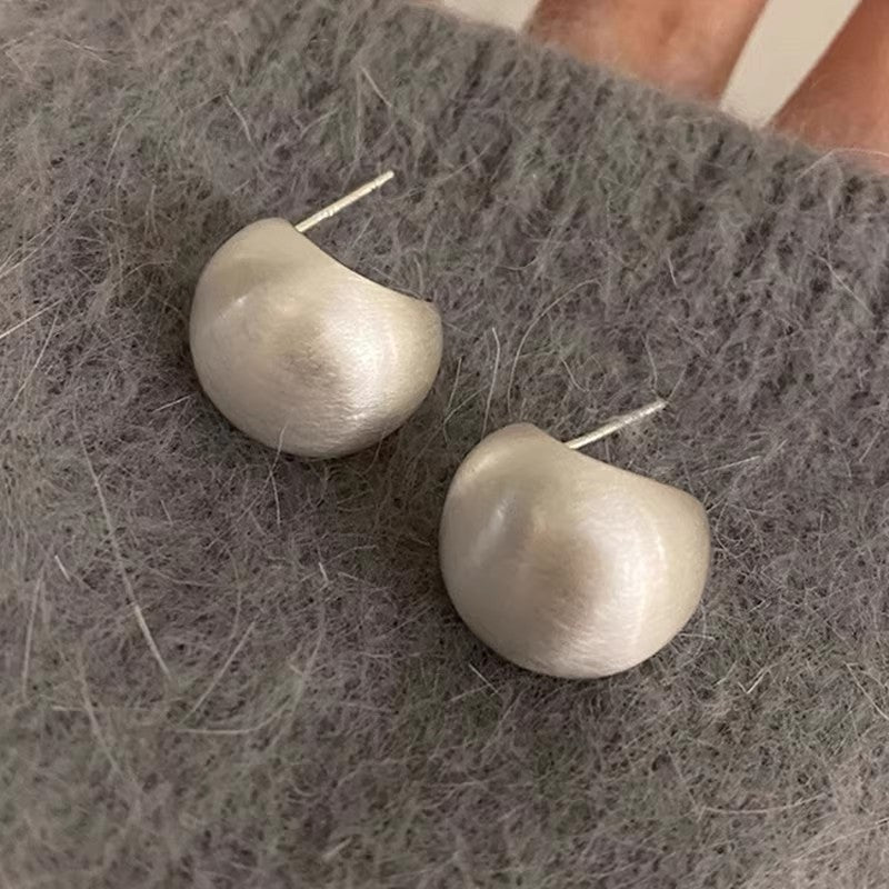 金屬拉絲誇張耳釘－金款實拍｜https://igowo.tw/