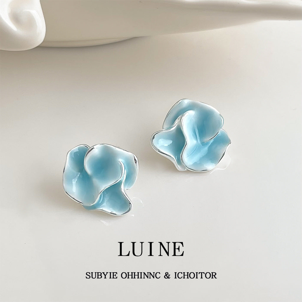 琺瑯山茶花立體耳釘－商品主圖｜https://igowo.tw/