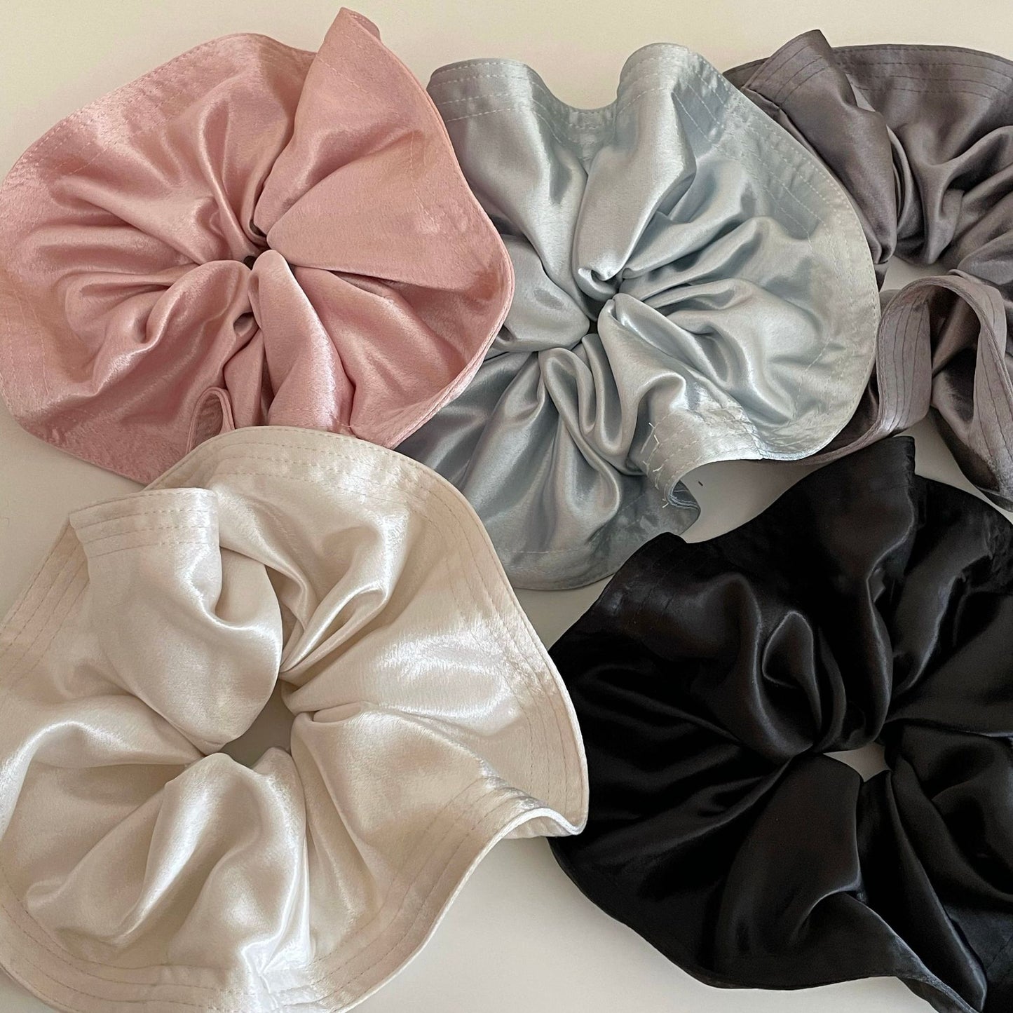 大腸圈簡約髮圈－米白款實拍｜https://igowo.tw/