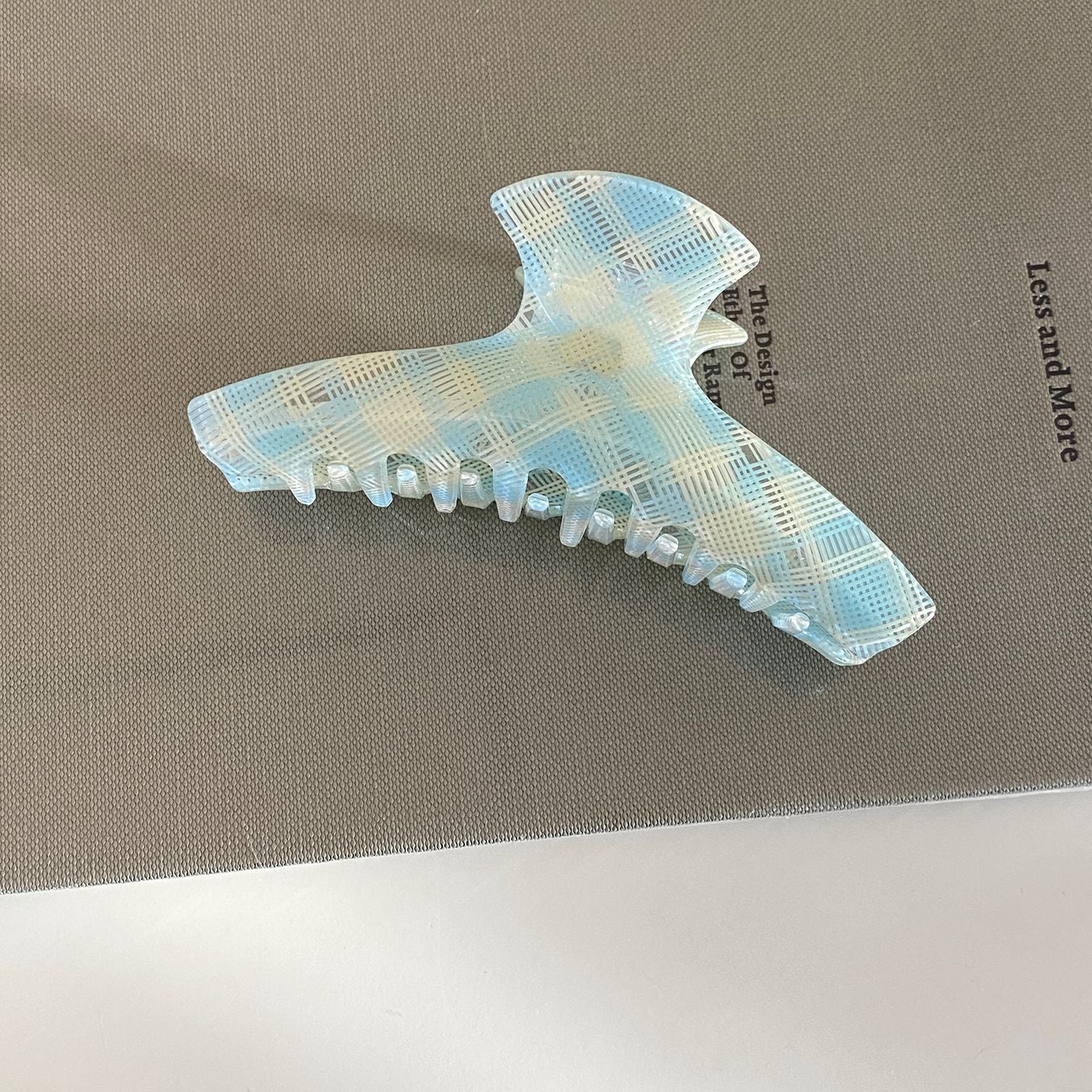 藍色格紋簡約鯊魚夾
