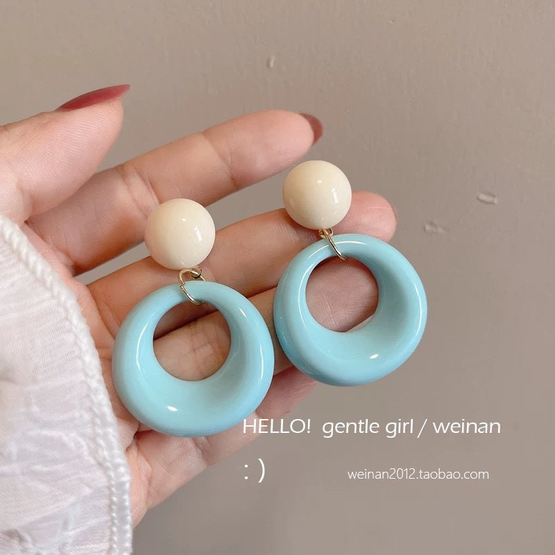撞色圓形復古耳釘－細節特寫12｜https://igowo.tw/