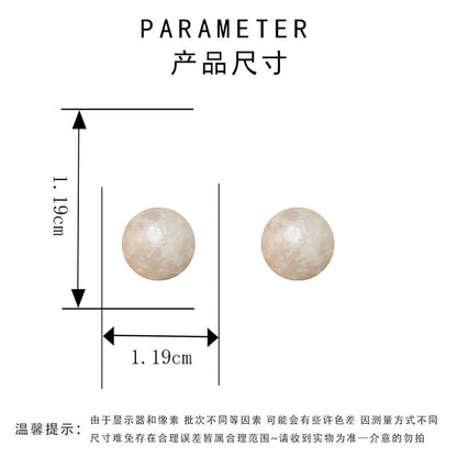 圓形簡約耳釘－細節特寫4｜https://igowo.tw/
