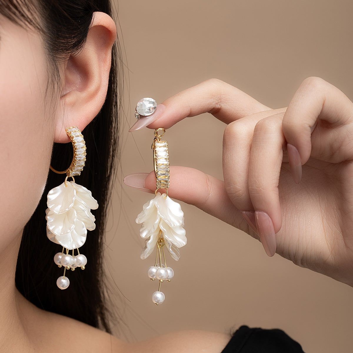 珍珠貝殼花朵流蘇耳環－商品主圖｜https://igowo.tw/
